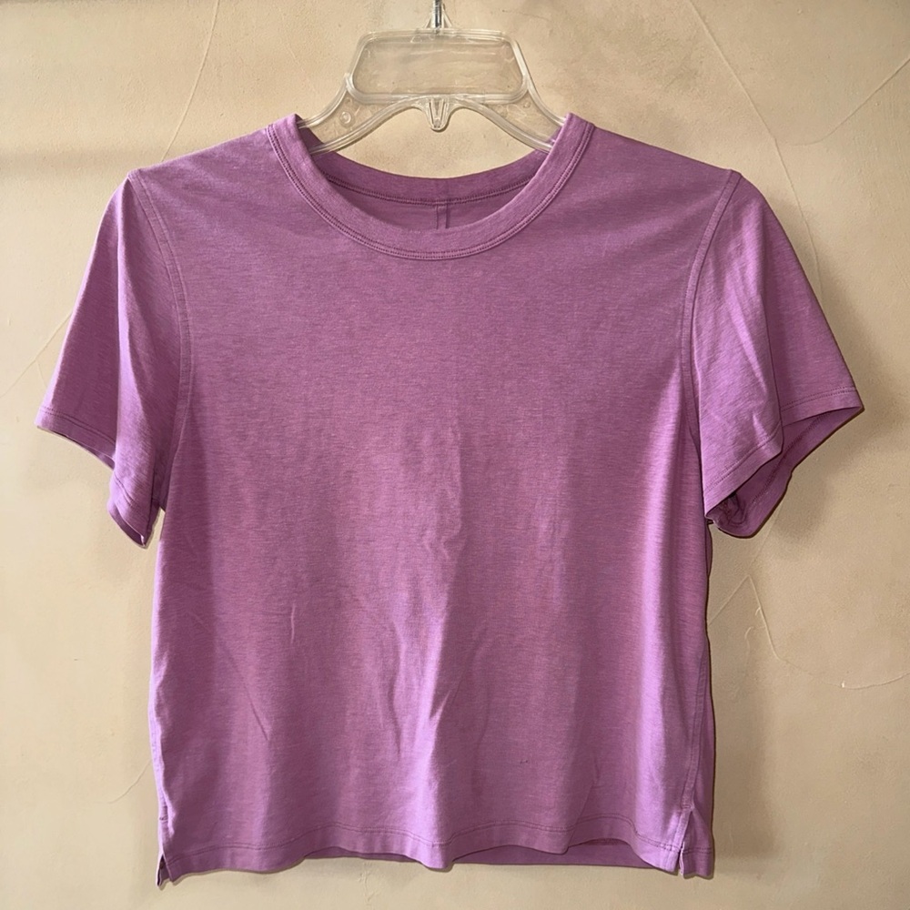 Lululemon Crop Top Women's Medium Pink Crewneck Short Sleeve Size 6